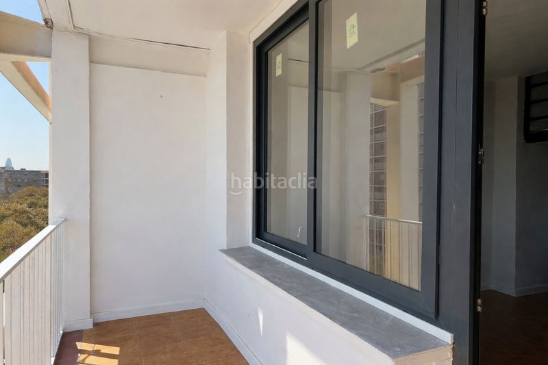 Foto d14d6dc4-d48e-4940-8d3f-496dcbbb0007. Dúplex amb calefacció a La Verneda - La Pau Barcelona