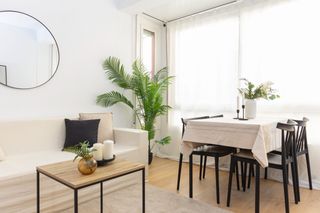 Etagenwohnung  Carrer renaixement. Piso reformado con encanto en �gara (terrassa)
