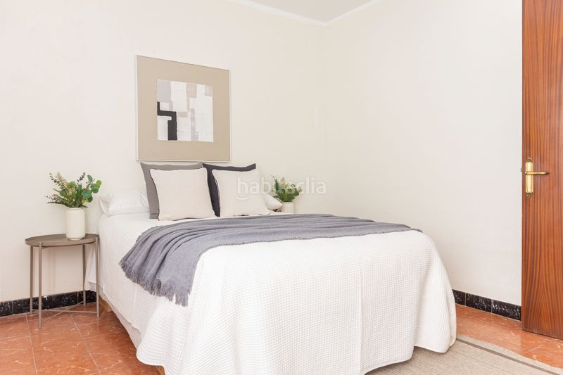 Foto eaa5609c-8771-4e67-859e-d3c6c9668e23. Pis amb xemeneia calefacció a San Pere Terrassa
