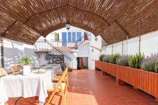 Haus  Carrer de la parellada. Casa señorial de 6 dormitorios con grandes terrazas y garaje en