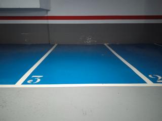 Aparcament cotxe  Carrer d'ausiàs marc. Plaza de parking coche súper cómoda