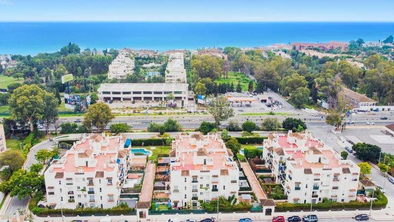 Foto 9ae38fd8-c3b8-4273-b9ac-e195c9059018. Planta baixa amb aparcament piscina a Nueva Andalucía centro Marbella