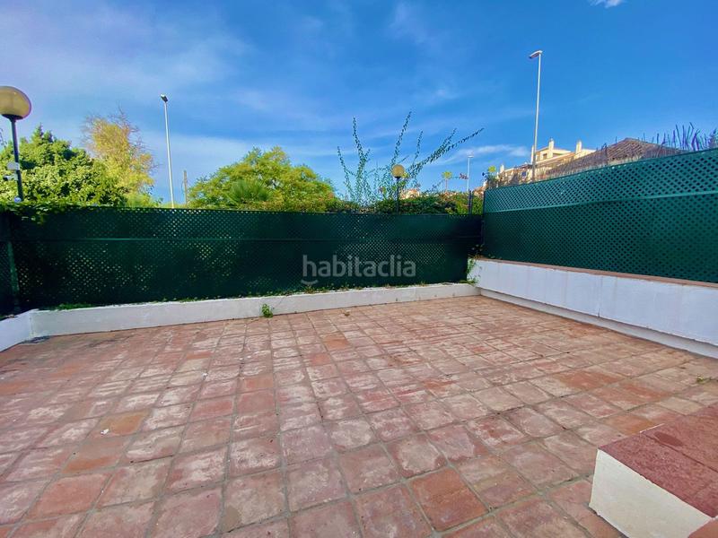 Foto b9fb738c-d7f1-4b1f-b192-6839d9a5342e. Planta baixa amb aparcament piscina a Nueva Andalucía centro Marbella