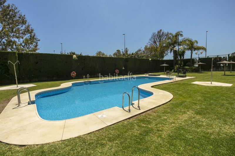 Foto 64e41fc9-62e7-43ff-bfff-a17867b0efc5. Rez-de-chaussée avec parking piscine dans Nueva Andalucía centro Marbella