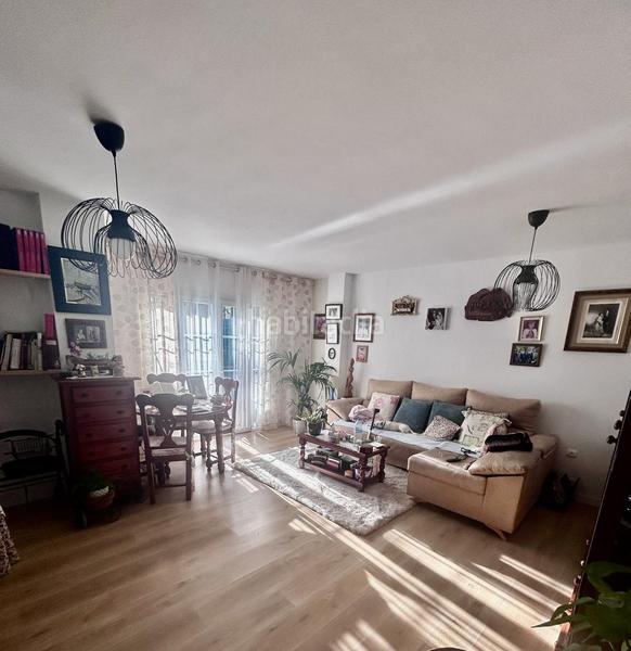 Foto 076030a4-9808-42f2-abe0-83f412fe7299. Erdgeschoss mit pool in Nueva Atalaya Estepona