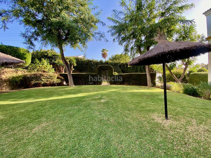 Foto 339fa60e-2744-4110-b56e-19766f628f3a. Erdgeschoss mit pool in Nueva Atalaya Estepona