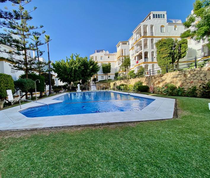 Foto c2d593df-ee8b-46ca-a92e-c756fe8c44a5. Erdgeschoss mit pool in Nueva Atalaya Estepona