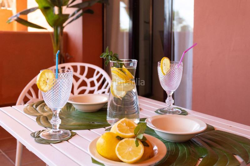 Foto e602b333-79f5-4a5a-985f-d473b0662976. Apartament amb aparcament piscina a puerto de Estepona Estepona