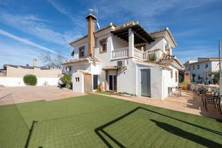 Chalet à Calle titán 8