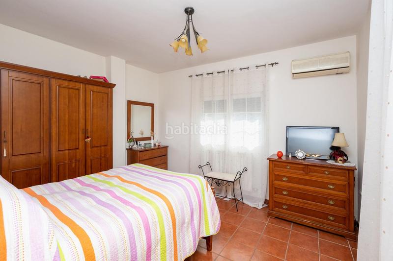 Foto 24496e43-f099-45d7-a527-91281c925359. Xalet a calle titán 8 a Ogíjares