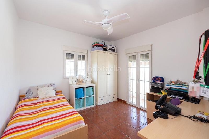 Foto 8a57ba9d-bdaf-4ead-a7e1-d5b4ff69d861. Xalet a calle titán 8 a Ogíjares