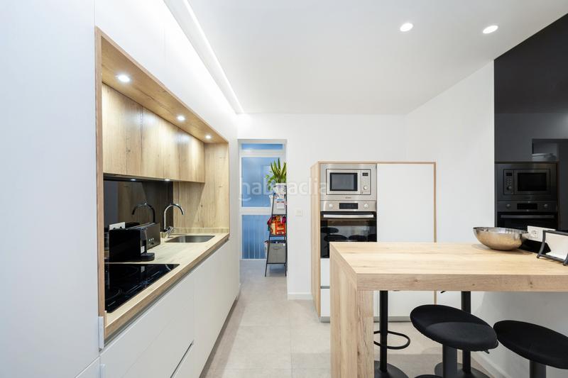 Foto 09e94aa3-57d8-4517-bd0e-26b193a8675c. Piso en calle melchor almagro 9 en Camino de Ronda Granada