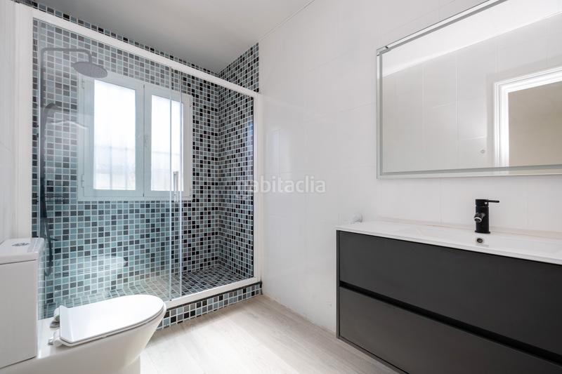 Foto c66e4928-10c7-4589-bb3d-3016e5d7cd58. Chalet en calle quinto centenario 9 en Pinos Genil