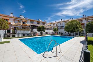 Casa aparellada  Racimo