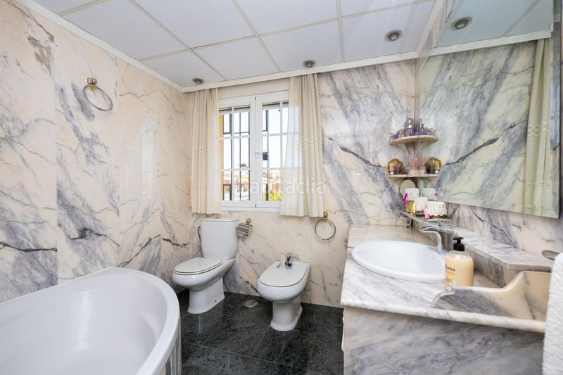 Foto 0ca01ee3-051f-4821-bb15-105fa98fdc05. Casa pareada en Cájar