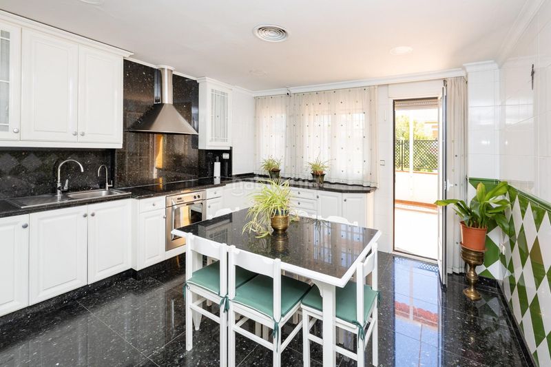 Foto 4467119a-48f5-4d8d-b893-9c175d72045e. Casa pareada en Cájar