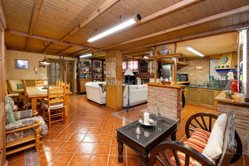 Foto 89e681b7-993d-4147-a204-cee2bca28564. Casa pareada en Cájar