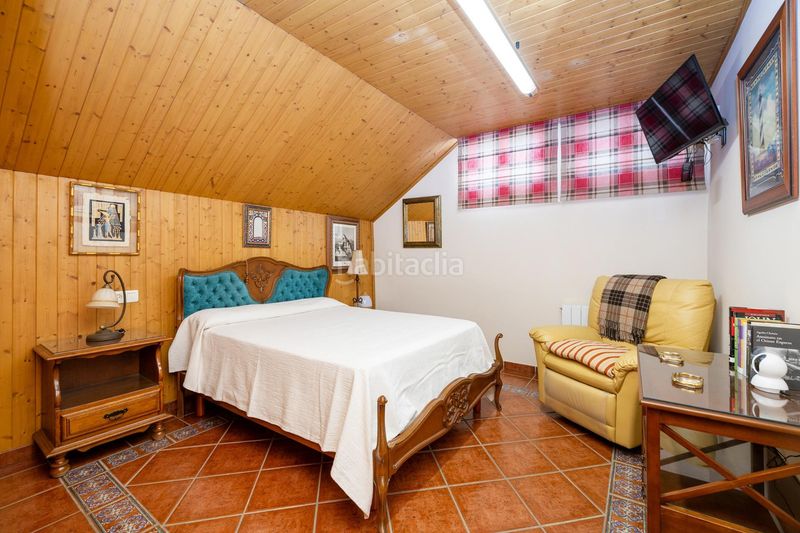 Foto a6f6d1ae-070e-4089-924b-a35c459ed6cb. Casa pareada en Cájar