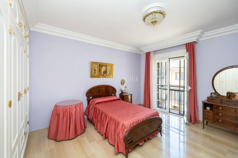 Foto b37fe8a6-c23c-4d0f-be56-06a52fc259b2. Casa pareada en Cájar