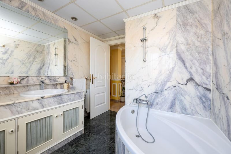 Foto c094fde4-afeb-4b26-854b-48b878ecae1b. Casa pareada en Cájar