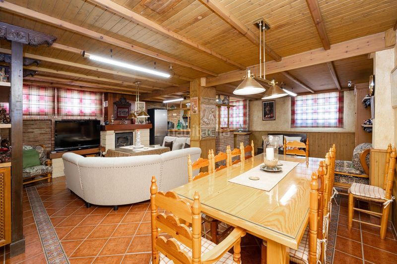 Foto d4df0065-9216-4768-8b20-baabf5d20f9e. Casa pareada en Cájar