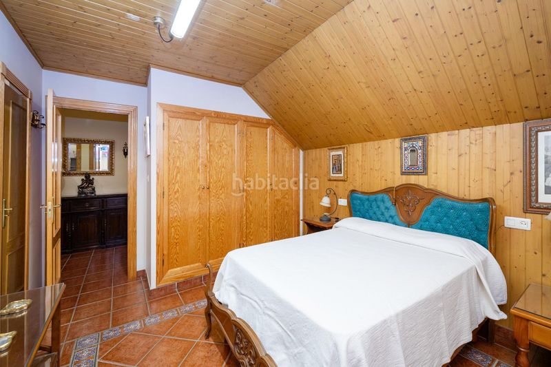 Foto e478f29b-795d-402b-93cc-0b91863c9e9f. Casa pareada en Cájar