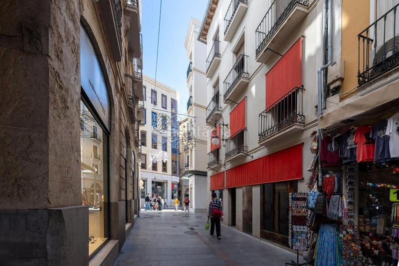 Foto 38db8e97-6468-45b9-b33d-11def9f51cc1. Local comercial en Centro - Sagrario Granada