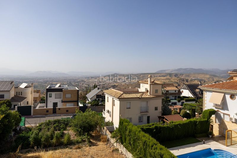 Foto 7fb1f7a1-5748-4708-ba71-2e602ffd56f8. Maison jumelée avec terrasse dans Barrio de la Vega Monachil