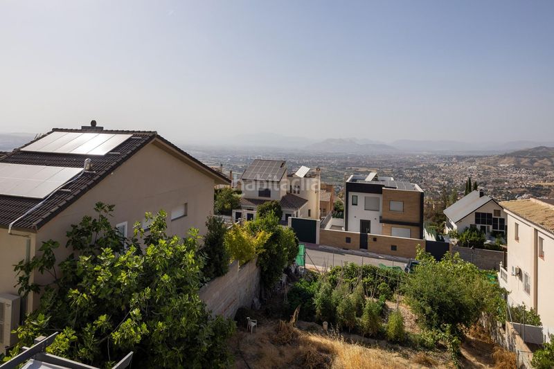 Foto c5eeccbd-64d8-49c9-9625-df832a333f89. Maison jumelée avec terrasse dans Barrio de la Vega Monachil