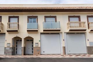 Casa adossada en Calle ro genil 11