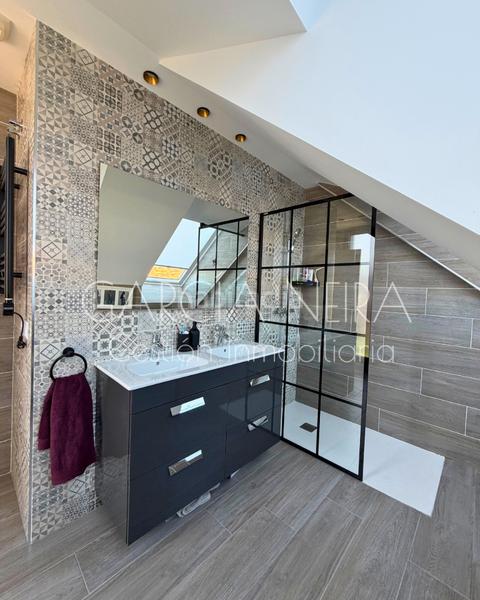 Foto 7bbefb47-6c1e-403f-a47e-16ee96edb1a9. Attico con riscaldamento parcheggio in La Ería Oviedo