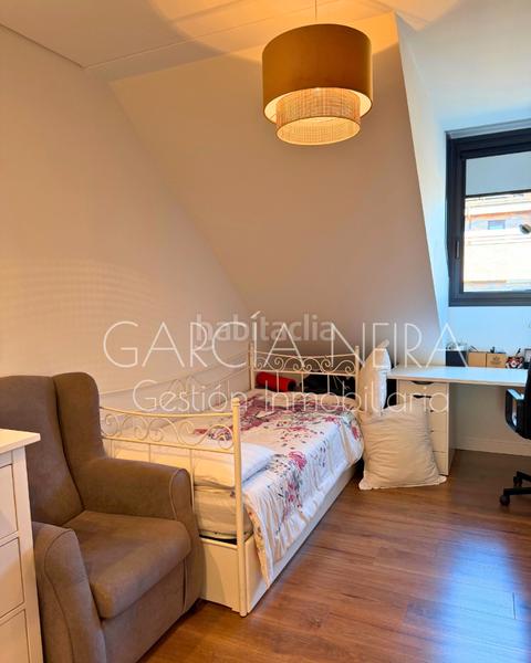 Foto 8dda7c84-8ffe-468a-a158-1c83dfb61d22. Attico con riscaldamento parcheggio in La Ería Oviedo