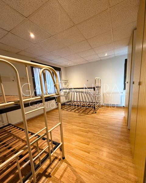 Foto 9143ed09-9353-4fa2-8920-43e708b0d549. Casa con riscaldamento in Ciudad Naranco - Prados de La Fuente Oviedo