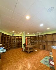 Local Comercial a Calle tito bustillo 1. Bajo comercial en ciudad naranco - tito bustillo 1
