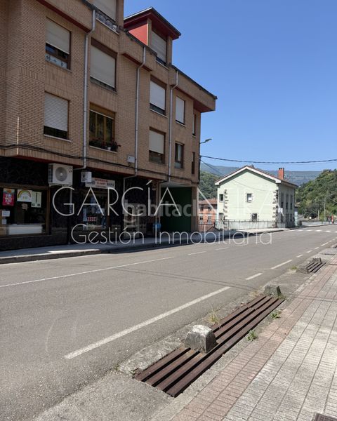Foto 19f926e0-f7d4-422f-a43d-a1363705bc12. Casa amb calefacció aparcament a Aller