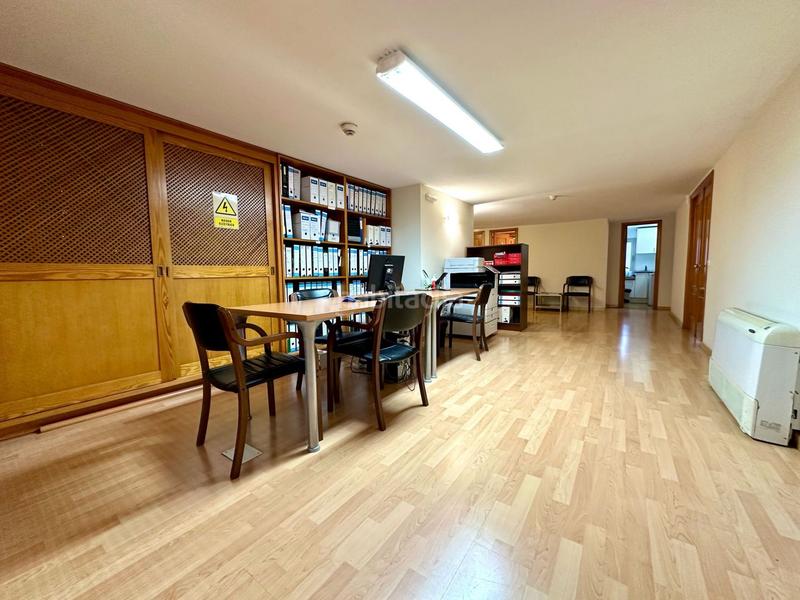 Foto 216d3e01-953d-413f-abbb-6498436710bb. Office space with heating in Jaume III Palma de Mallorca