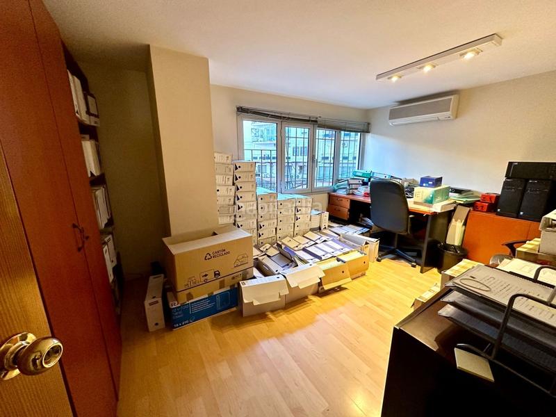 Foto 33f7023c-a2ed-4bda-88ff-bb29bee23328. Office space with heating in Jaume III Palma de Mallorca