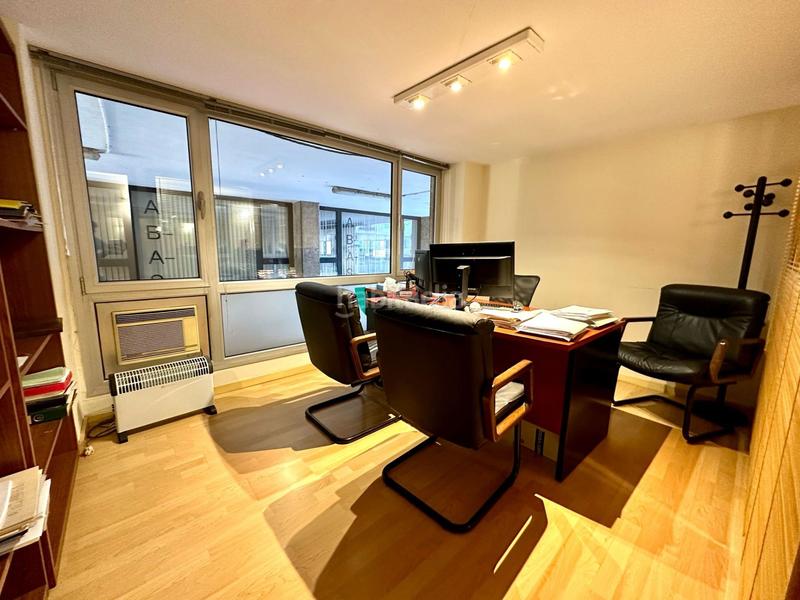 Foto ab651ffa-cbb0-4080-bdef-0d874c245d9e. Office space with heating in Jaume III Palma de Mallorca