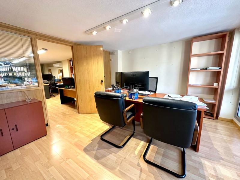 Foto b712b4f7-0e1b-4420-9ce7-0730f80bf115. Office space with heating in Jaume III Palma de Mallorca