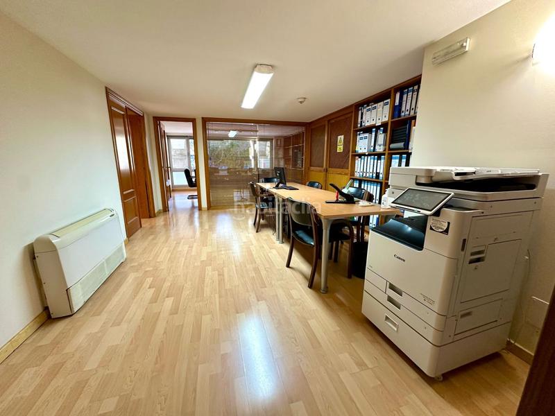 Foto f1446fae-1e0d-4411-935c-454edf7669f0. Office space with heating in Jaume III Palma de Mallorca