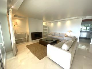 Lloguer Pis a Sant Carles. Presentamos un lujoso piso en venta  en la joya cala llenya , un