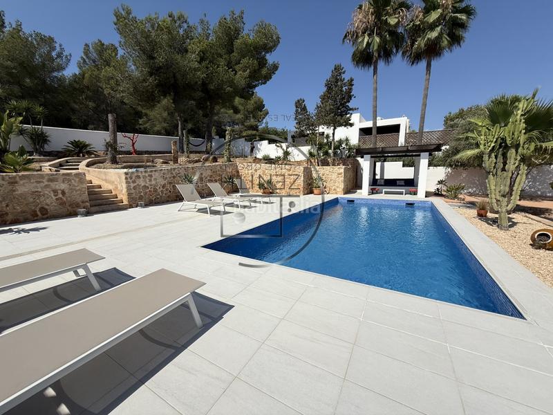 Foto 140a13cb-203e-4de6-beb7-73ade884990d. Casa villa rocalisa un oasis contemporáneo junto al golf ibicenco en Santa Eulària