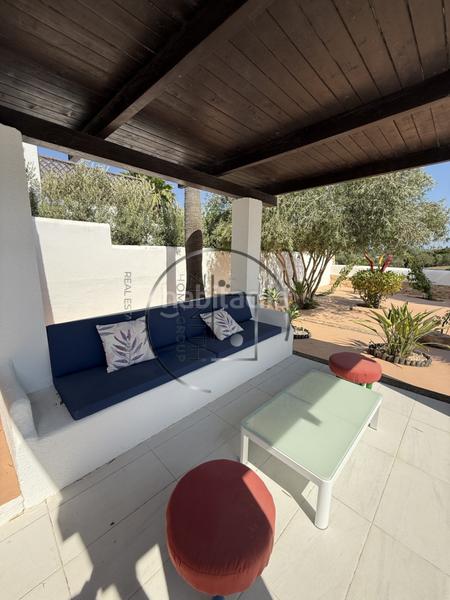 Foto 19465a07-d9e1-4837-93a7-f0c1b87468ab. Casa villa rocalisa un oasis contemporáneo junto al golf ibicenco en Santa Eulària