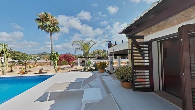 Foto a3ca3b41-e36f-4764-9c97-46dbe2fc2c91. Casa villa rocalisa un oasis contemporáneo junto al golf ibicenco en Santa Eulària