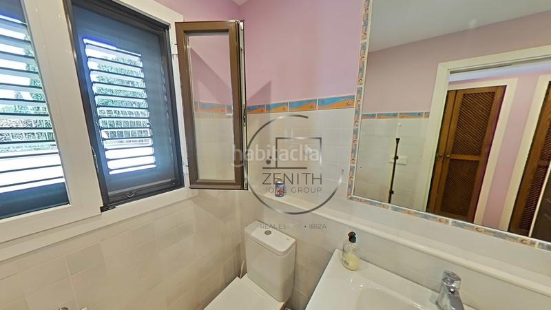 Foto d9c86783-d049-4dd8-b01d-0784b4287c4a. Casa villa rocalisa un oasis contemporáneo junto al golf ibicenco en Santa Eulària