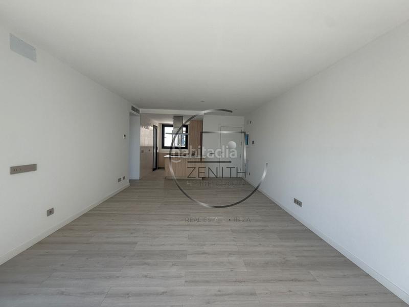Foto 06d3f76b-e86c-41b9-9710-75f4aa5f1b56. Alquiler piso  de obra nueva en alquiler en jesús, ibiza, con terraza y parking en Santa Eulària