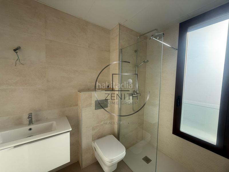 Foto dc177cda-48d4-45e8-a00f-22ba61270ef2. Alquiler piso  de obra nueva en alquiler en jesús, ibiza, con terraza y parking en Santa Eulària
