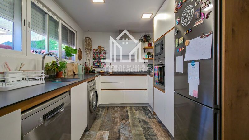 Foto 96c64d74-445f-4749-b056-f7b34357178c. Casa adosada en Borox