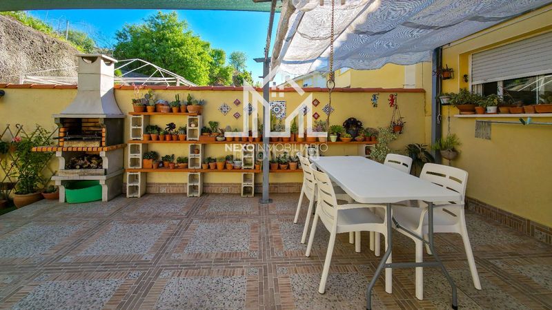 Foto eba58c33-ad5d-45f1-a61c-e5e1e41e3fa5. Casa adosada en Borox