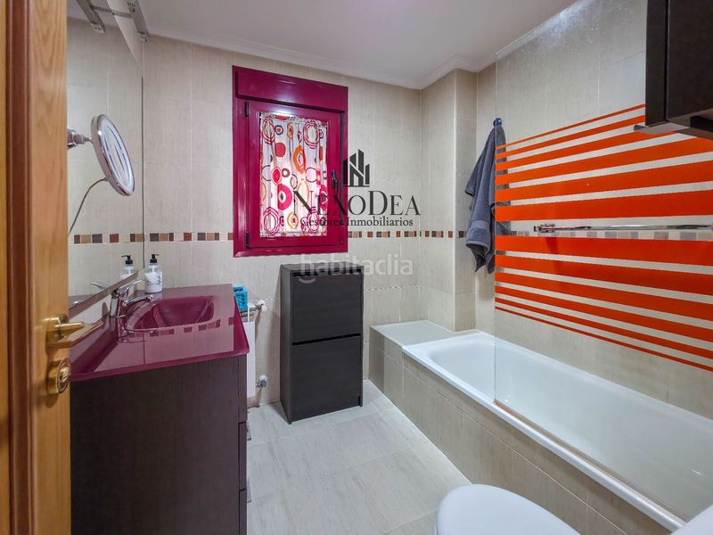 Foto a9a6ced7-aedd-46f5-a133-884e4b667c97. Pis amb aparcament piscina a El Quiñón Seseña